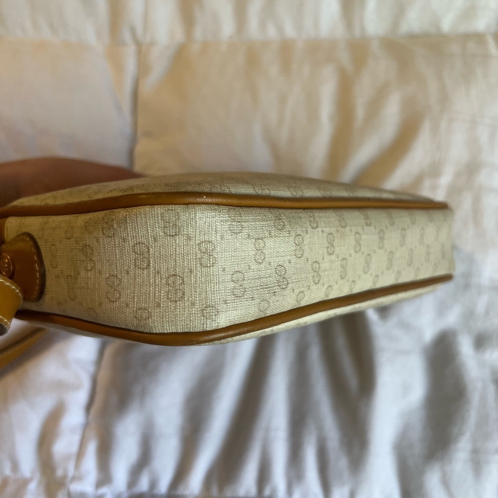 Authenticated Vintage Gucci GG Coated Canvas Leather Crossbody 007•59•0095 - Picture 3 of 16